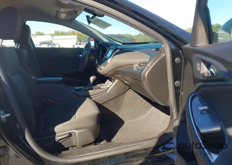 2018 Chevrolet Malibu Lt z USA, uszkodzony, nr VIN 1G1ZD5STXJF247940